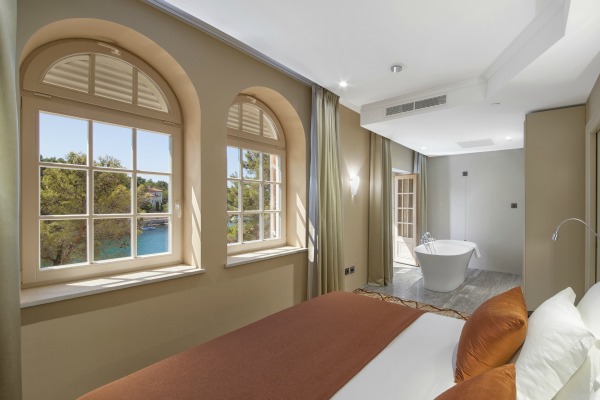 boutique-hotel-alhambra-biser-uvale-cikat-u-malom-losinju