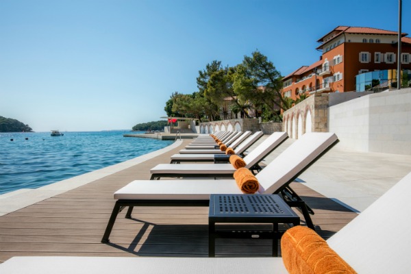 boutique-hotel-alhambra-biser-uvale-cikat-u-malom-losinju