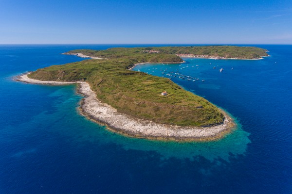 luksuz-sa-pogledom-na-smaragdno-more