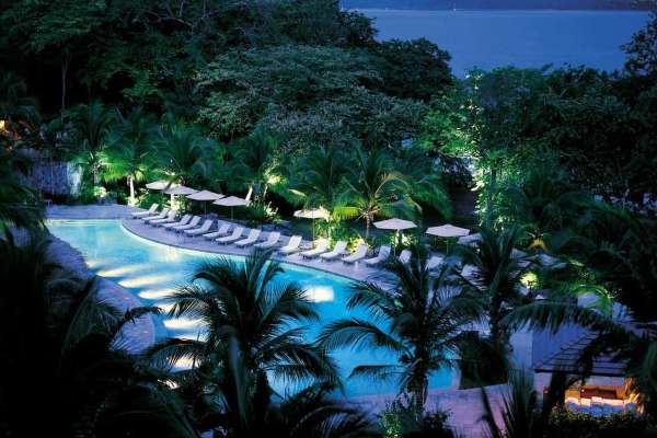 posetite-four-seasons-costa-rica-resort