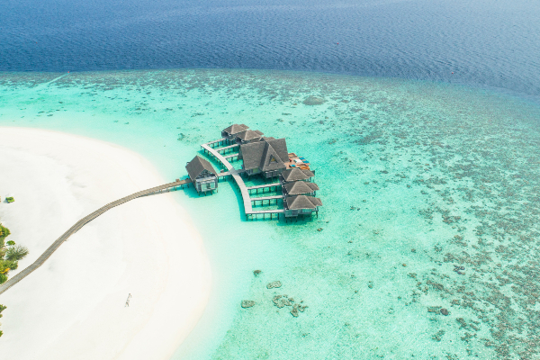 Maldivi planiraju da vakcinišu sve turiste koji ih posete