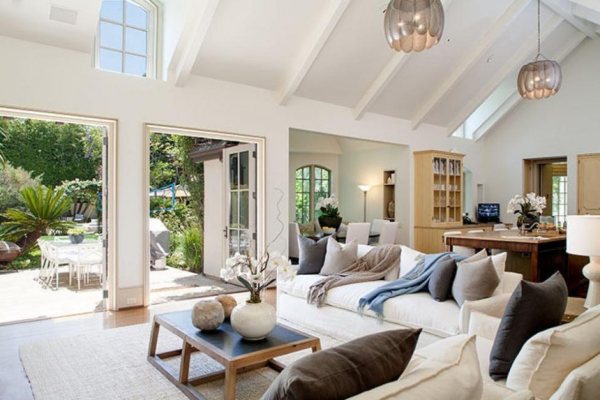 Prodaje se Madonina vila na Sunset Bulevaru