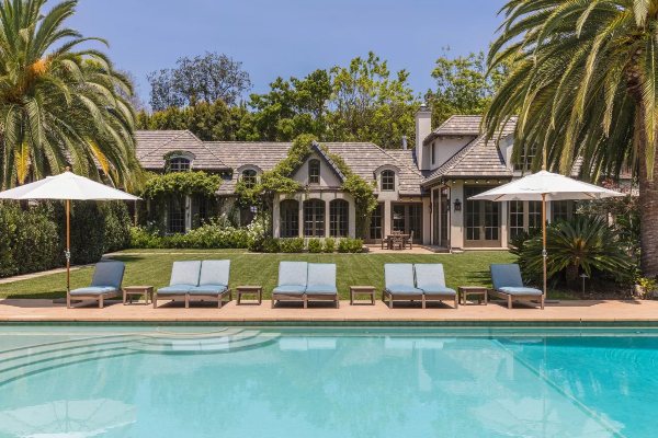 Prodaje se Madonina vila na Sunset Bulevaru