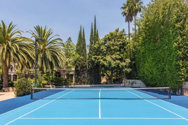 Prodaje se Madonina vila na Sunset Bulevaru