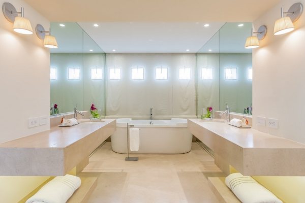 Unutar minimalističkog Šakirinog doma u Majamiju