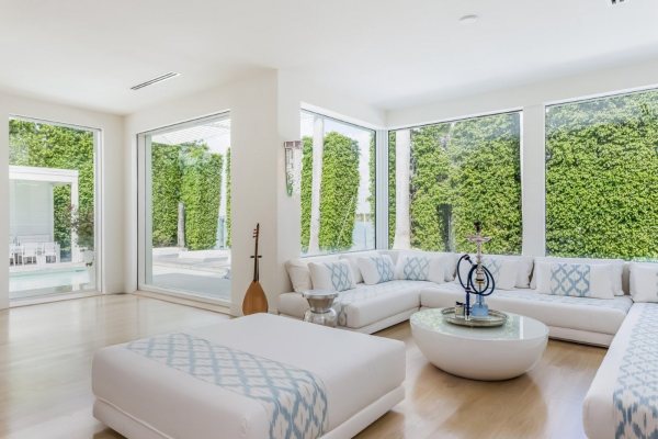 Unutar minimalističkog Šakirinog doma u Majamiju