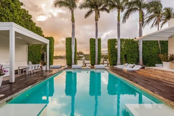 Unutar minimalističkog Šakirinog doma u Majamiju