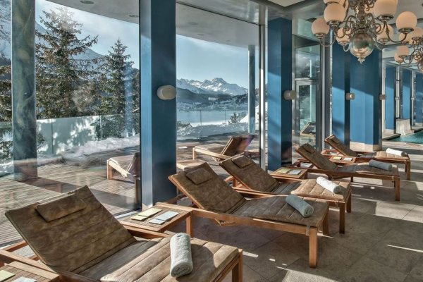 ledena-bajka-ozivljava-ove-zime-u-hotelu-the-carlton-st-moritz