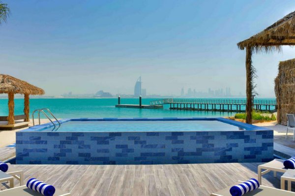 Prvi luksuzni hotel je spreman da otvori vrata na Svetskim ostrvima Dubaija vrednim 15 milijardi dolara