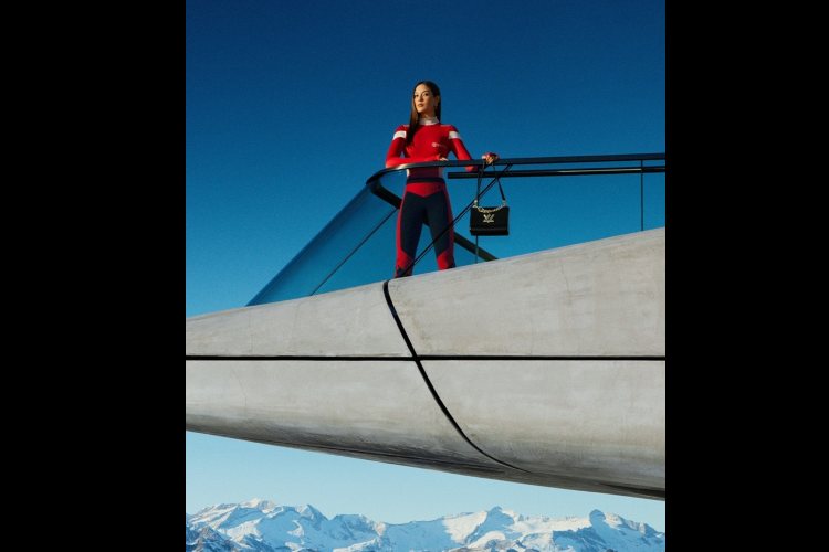 Ajling Gu je zvezda reklamne kampanja Louis Vuitton Twist Bag