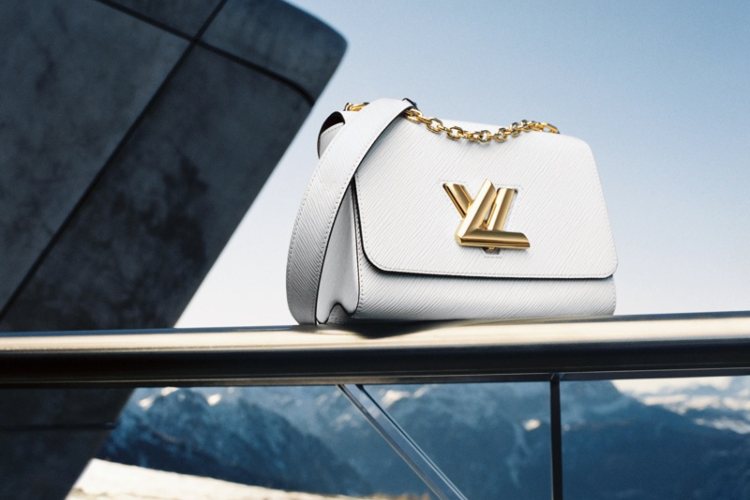 ajling-gu-je-zvezda-reklamne-kampanja-louis-vuitton-twist-bag