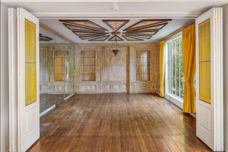 Dugogodišnji dom Kirka Daglasa na Beverli Hilsu se prodaje za 7,49 miliona dolara