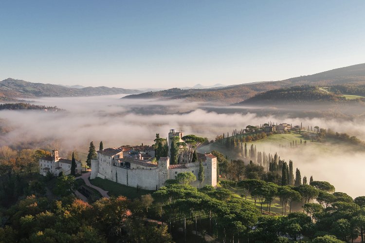 Proslavite zimske praznike u ovom hiljadu godina starom italijanskom zamku za 330.000 dolara