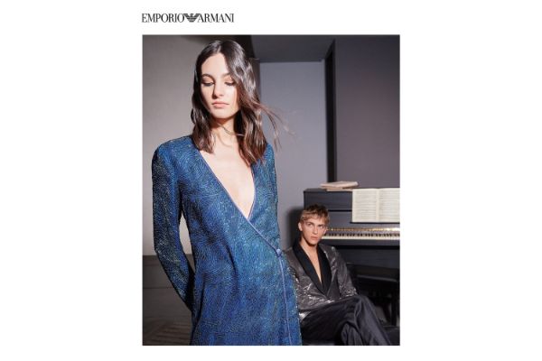 savrsena-kombinacija-lezerne-i-elegantne-estetike-u-novoj-emporio-armani-kampanji.jpeg
