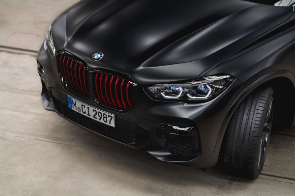 Pređite na mračnu stranu u novim BMW specijalnim izdanjima