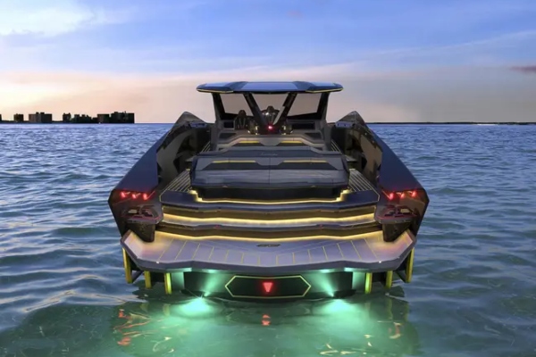 Konor Mekgregor predstavio svoju novu Lamborghini jahtu