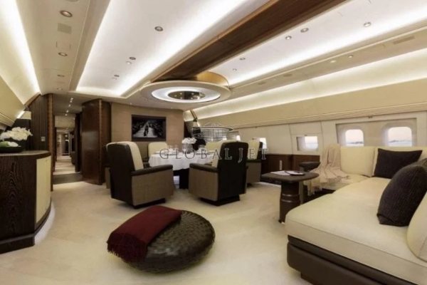 ruski-milijarder-roman-abramovic-prodaje-svoj-privatni-avion-boeing-767