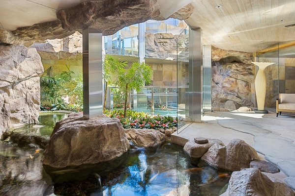 Vila u Palm Springsu vredna 49,5 miliona dolara sa tri bazena i akvarijumskim tunelom