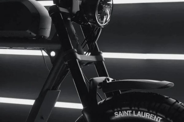Saint Laurent se udružio sa Super73 i predstavljaju ekskluzivni električni bicikl