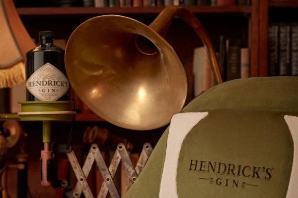 Sve što vam treba za praznike je udobna Hendrick's Gin plišana gejming stolica