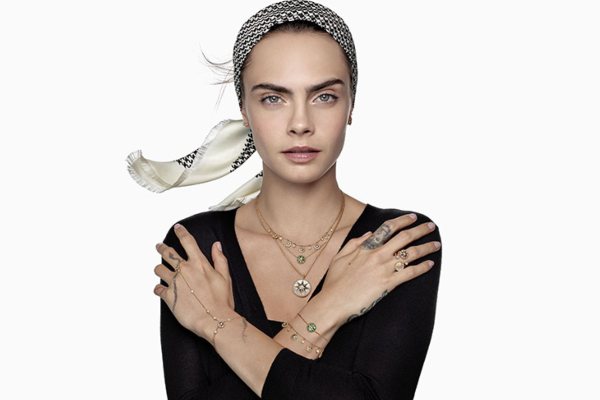 Kara Delevinj je zvezda Dior Rose des Vents kampanje nakita