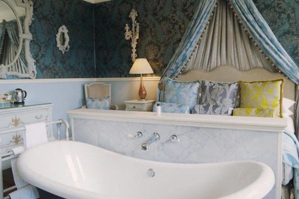 Okupajte se u šampanjcu i 24K zlatu u ovom hotelu sa pet zvezdica