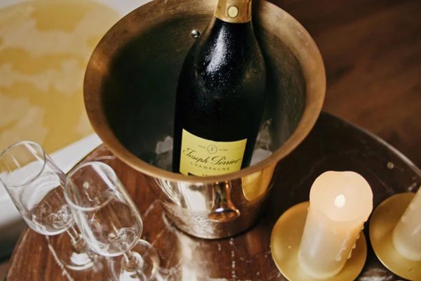 Okupajte se u šampanjcu i 24K zlatu u ovom hotelu sa pet zvezdica