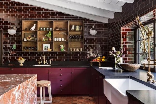 Rustična rezidencija holivudske glumice Kirsten Danst ima jednu zajedničku stvar sa Džeki Kenedi