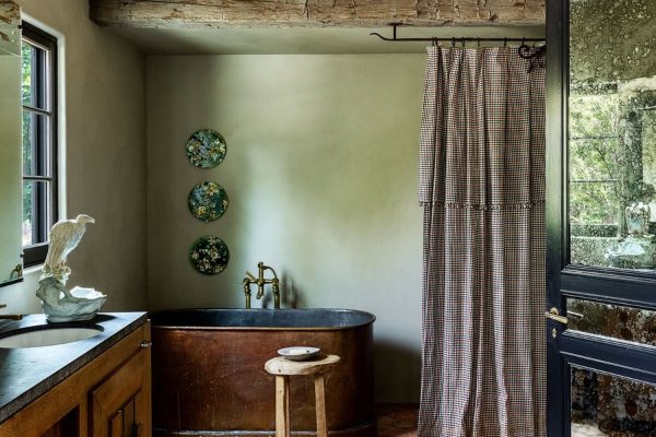 Rustična rezidencija holivudske glumice Kirsten Danst ima jednu zajedničku stvar sa Džeki Kenedi