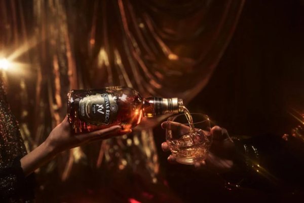 Chivas lansira luksuzni viski u saradnji sa brendom Balmain