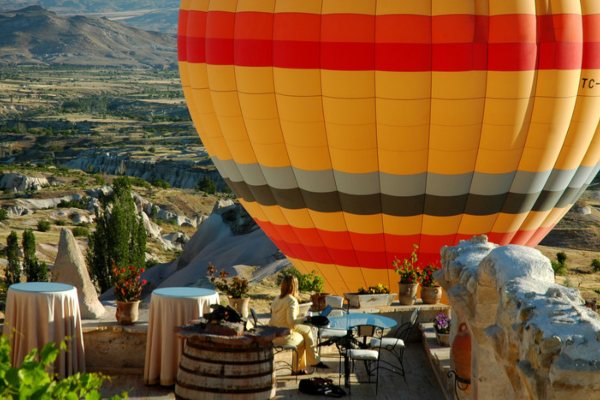 Neverovatan hotel sa pećinskim sobama u Turskoj