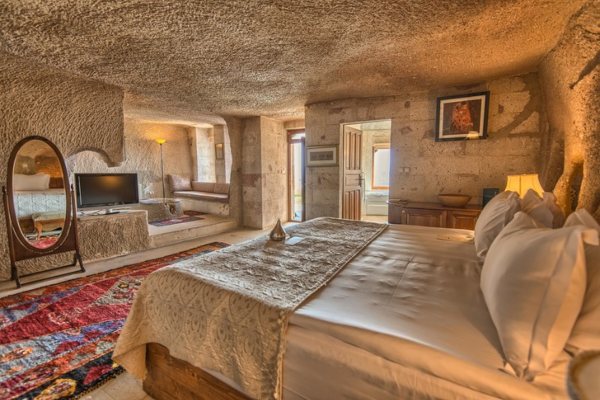 Neverovatan hotel sa pećinskim sobama u Turskoj
