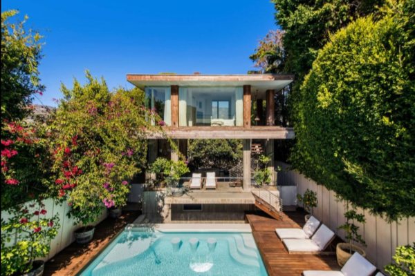 Pamela Anderson je prodala kuću u Malibuu za 12 miliona dolara