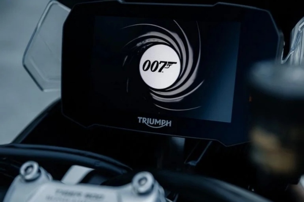 Triumph predstavlja savršeni motor za Džejmsa Bonda