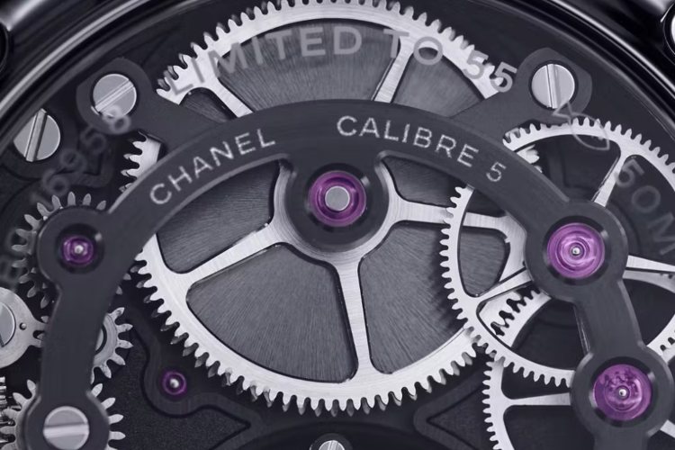 chanel-predstavlja-novi-sat-j12-diamond-tourbillon
