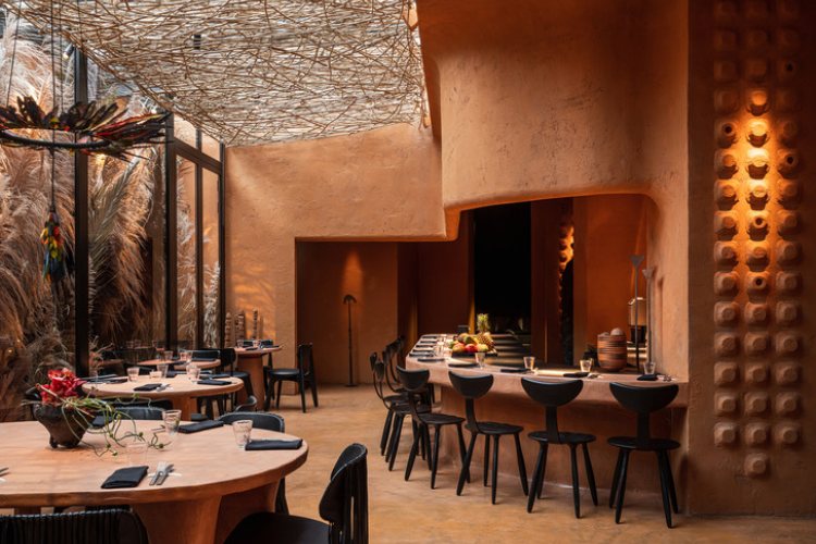 restoran-maya-sa-africkim-motivima-izgleda-kao-savana-okupane-suncem