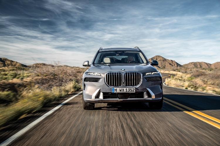 predstavljen-novi-luksuzni-bmw-x7