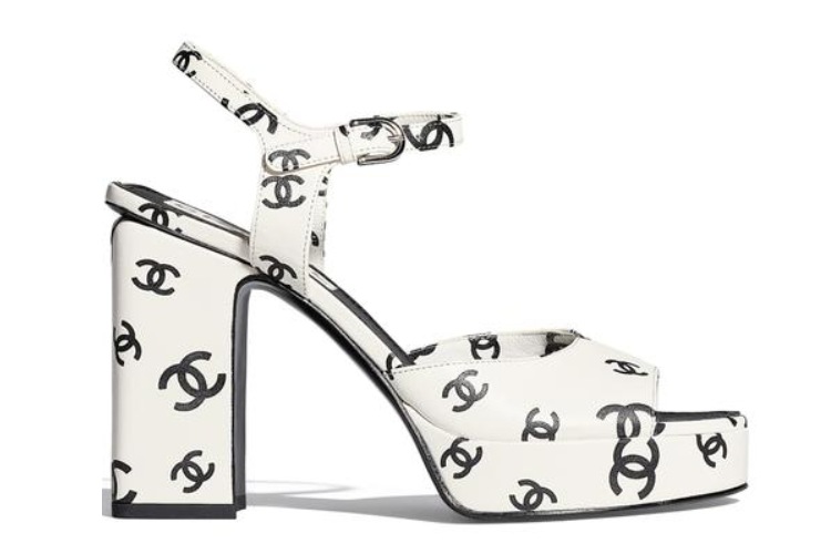 Upoznajte svoju sledeću opsesiju - Chanel sandale sa CC logotipom