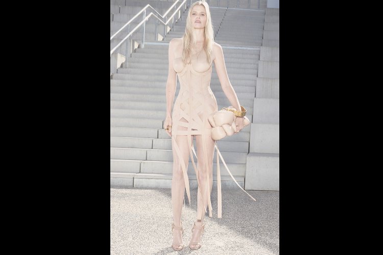 balmain-kampanja-za-proleceleto-2022