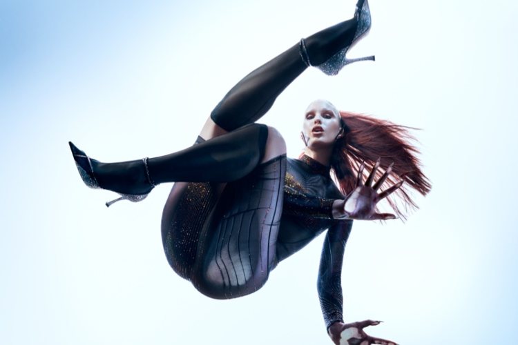 jimmy-choo-x-mugler-predstavljaju-zajednicku-kolekciju-cipela