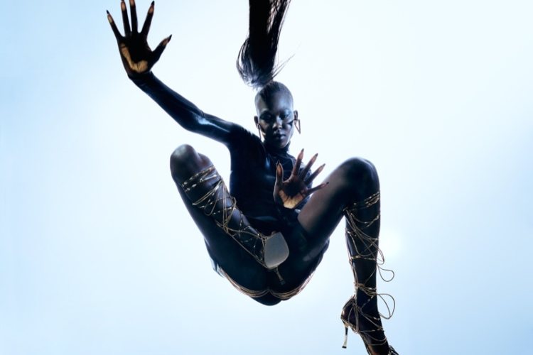 jimmy-choo-x-mugler-predstavljaju-zajednicku-kolekciju-cipela