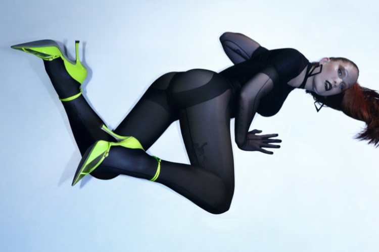 jimmy-choo-x-mugler-predstavljaju-zajednicku-kolekciju-cipela