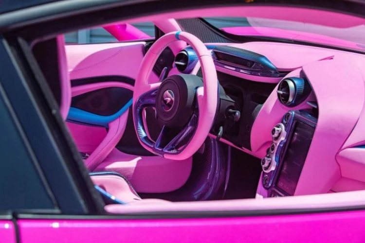 dzefri-star-kupio-automobil-iz-snova-mclaren-765lt-pink-magic