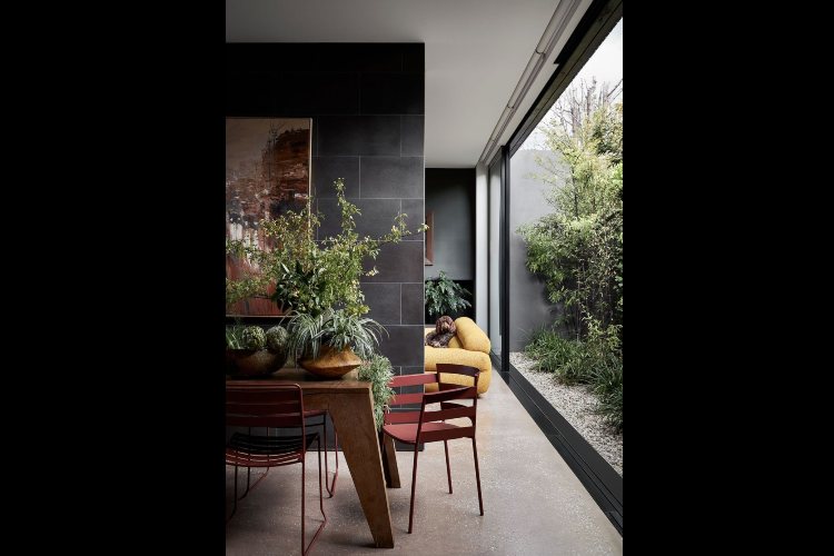 viktorijanska-kuca-u-australiji-istice-tamnu-stranu-modernizma