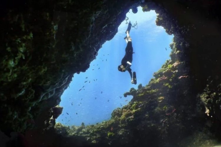 od-luksuznih-podmornica-do-elektricnih-hidroglisera-vrhunske-superyacht-igracke-za-milijardere-koji-vole-avanture