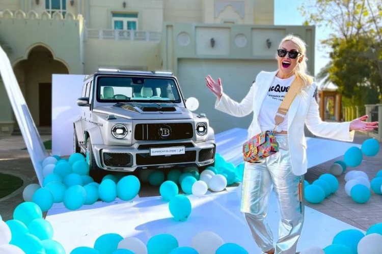 najpopularnija-svetska-influenserka-supercar-blondie-sada-je-ponosna-vlasnica-prvog-tiffany-edition-brabus-g-wagon