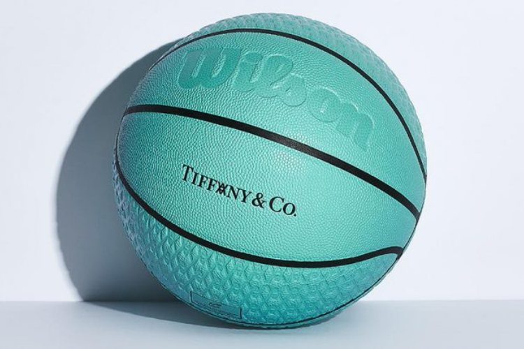 tiffany-co-i-danijel-arsama-predstavili-su-specijalno-izdanje-kosarkaske-lopte-za-predstojeci-nba-all-star-vikend