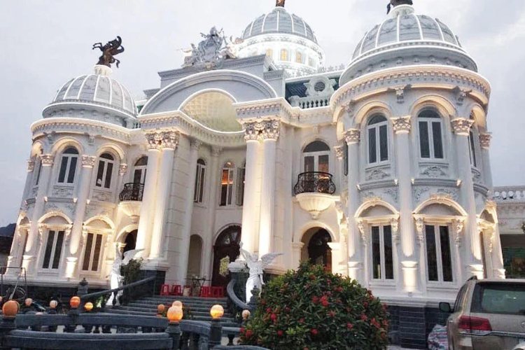 Vijetnamski biznismen izgradio je vilu nalik evropskim palatama