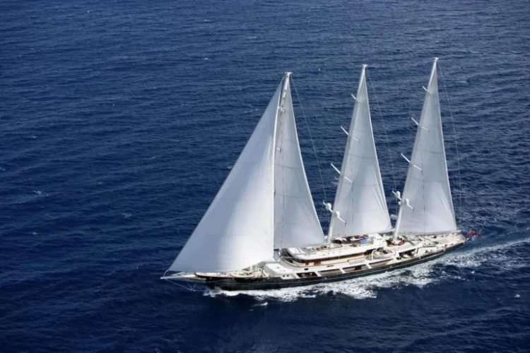 otkrivamo-najvece-jedrilicarske-superjahte-na-svetu-i-zasto-su-milijarderi-ludo-zaljubljeni-u-njih