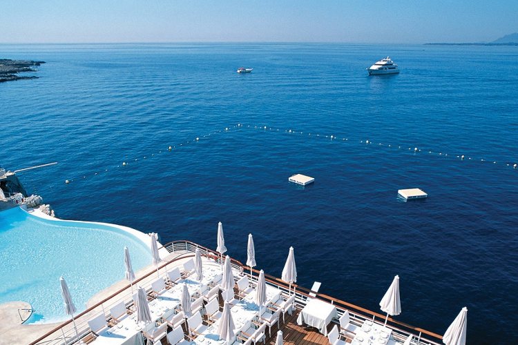 5-vrhunskih-hotela-na-svetu-sa-najimpresivnijim-bazenima